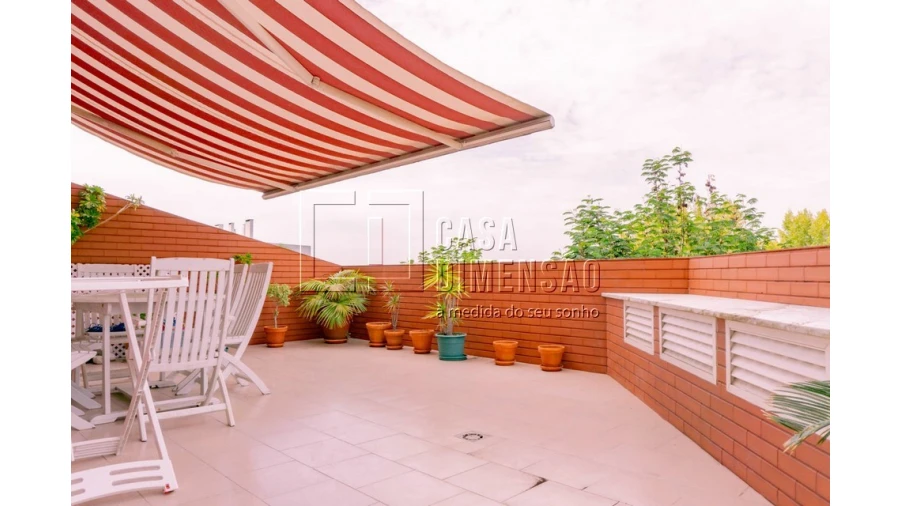 Apartamento T2 para Venda em Venteira Foto 3