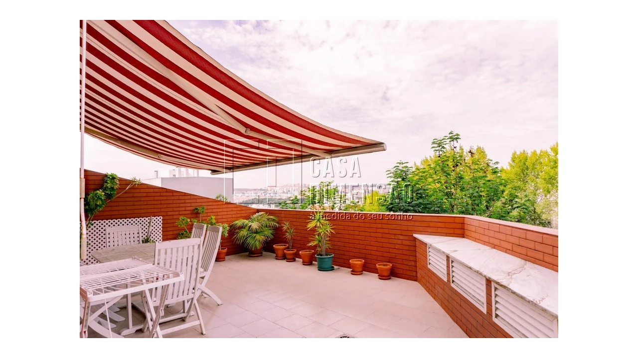 Apartamento T2 para Venda em Carnaxide e Queijas Foto 1