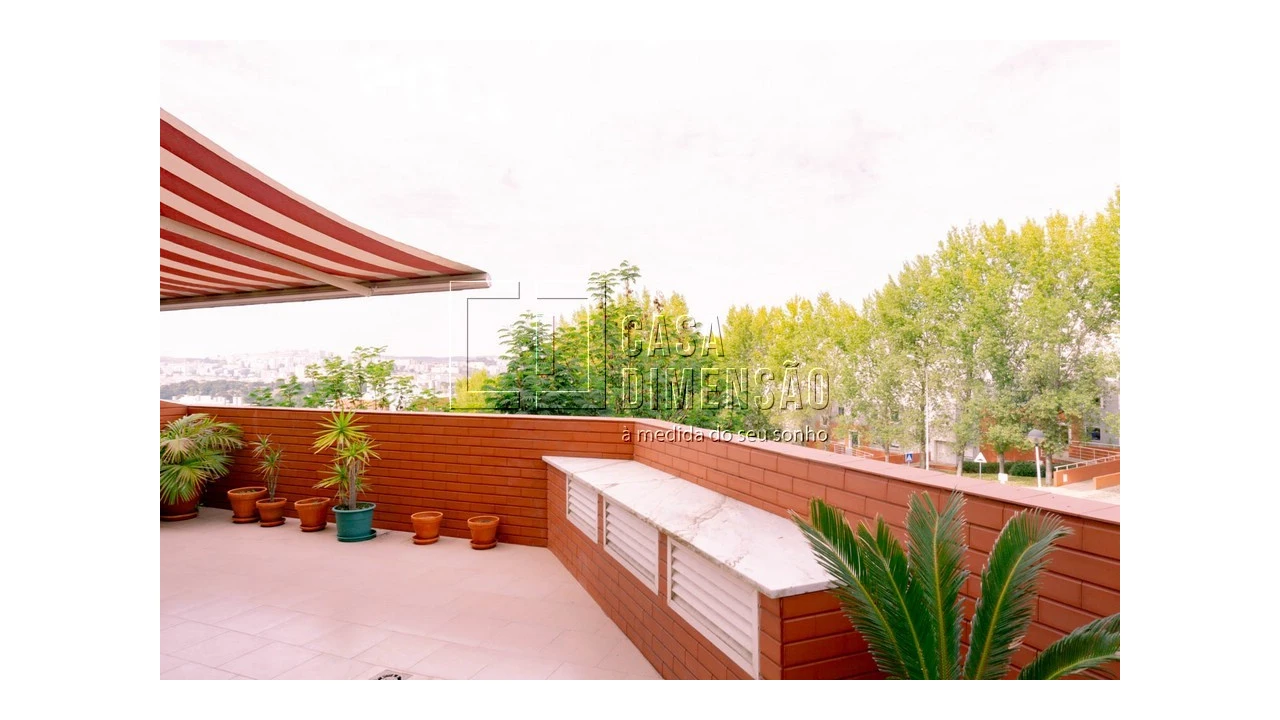 Apartamento T2 para Venda em Carnaxide e Queijas Foto 11