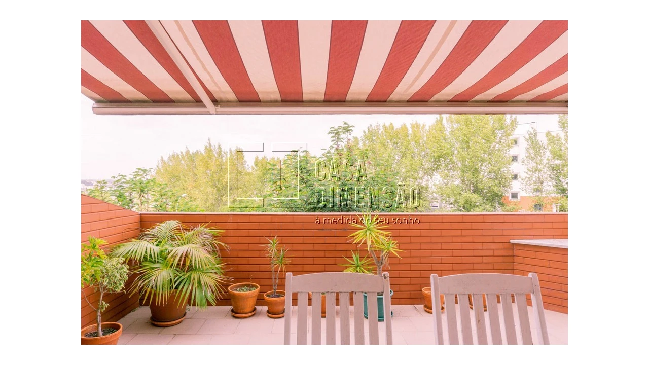 Apartamento T2 para Venda em Carnaxide e Queijas Foto 12