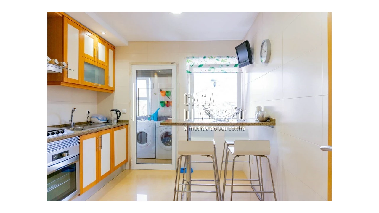 Apartamento T2 para Venda em Carnaxide e Queijas Foto 13