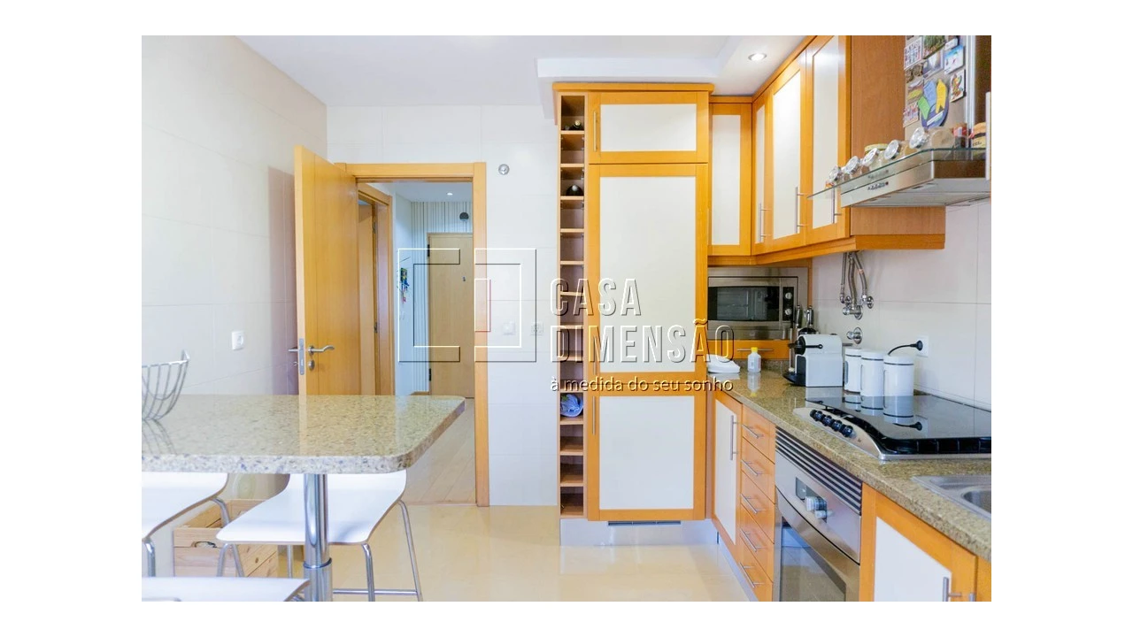 Apartamento T2 para Venda em Carnaxide e Queijas Foto 16