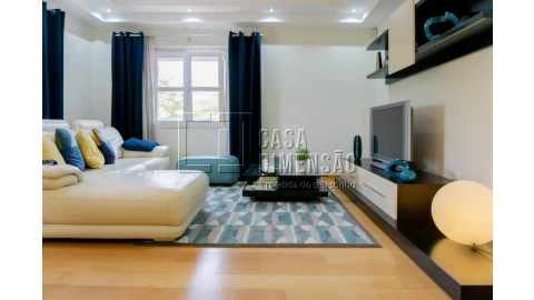 Apartamento T2 para Venda em Carnaxide e Queijas