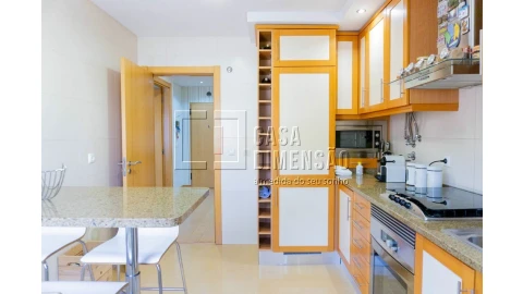 Apartamento T2 para Venda em Carnaxide e Queijas