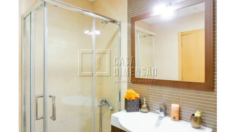 Apartamento T2 para Venda em Carnaxide e Queijas