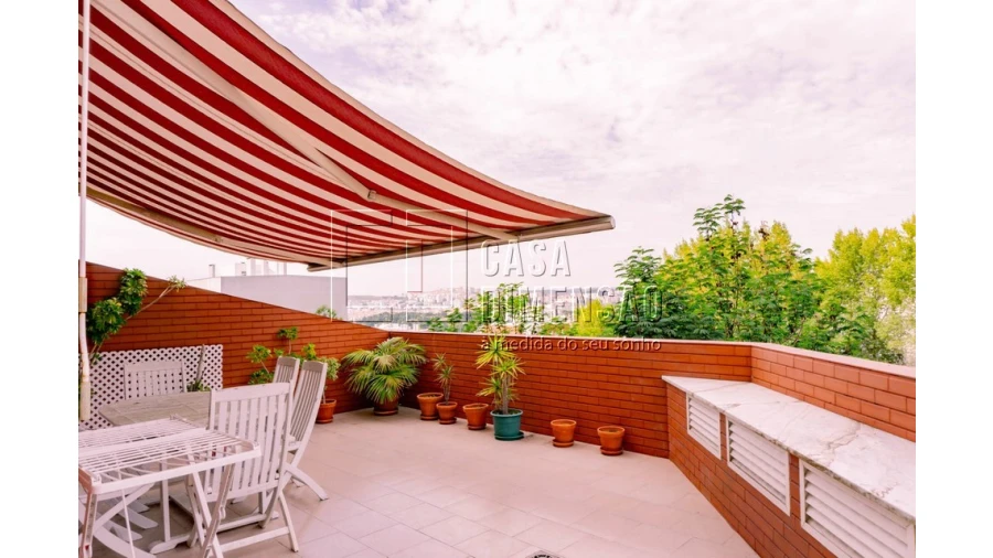 Apartamento T2 para Venda em Carnaxide e Queijas Foto 1