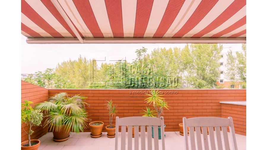 Apartamento T2 para Venda em Carnaxide e Queijas Foto 12