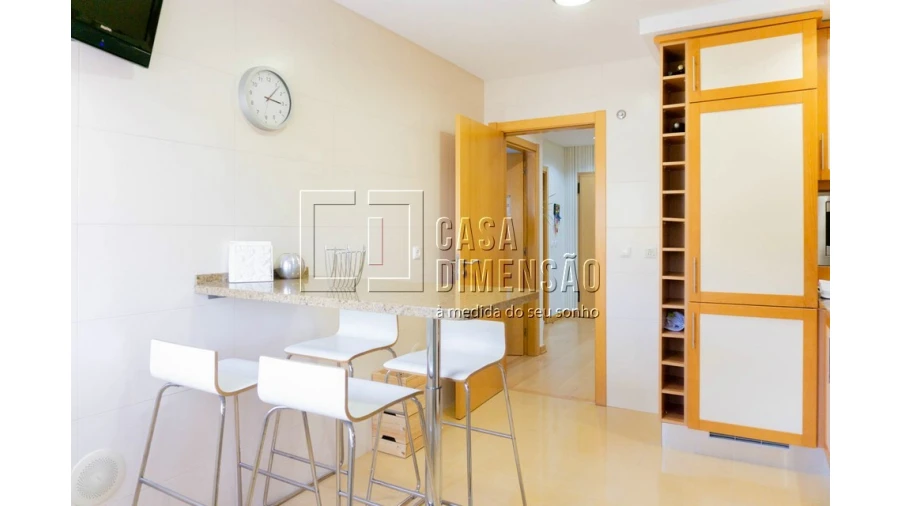 Apartamento T2 para Venda em Carnaxide e Queijas Foto 17