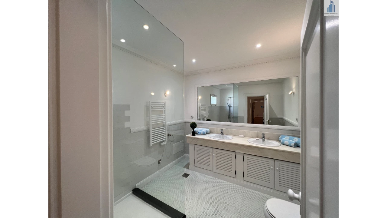 Moradia T4 para Arrendamento em São Martinho Foto 14