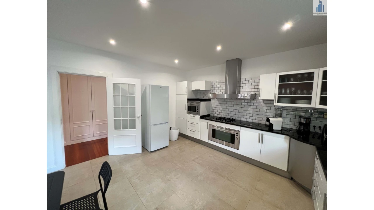 Moradia T4 para Arrendamento em São Martinho Foto 25