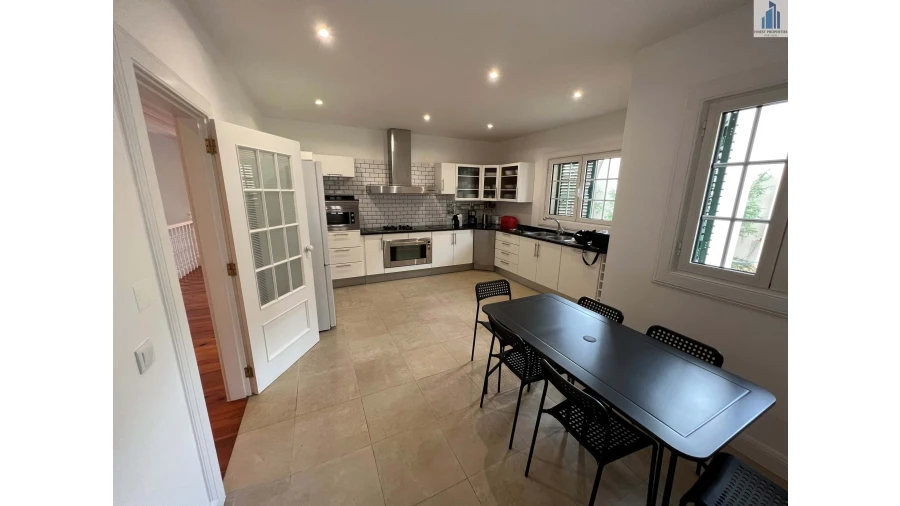 Moradia T4 para Arrendamento em São Martinho Foto 26