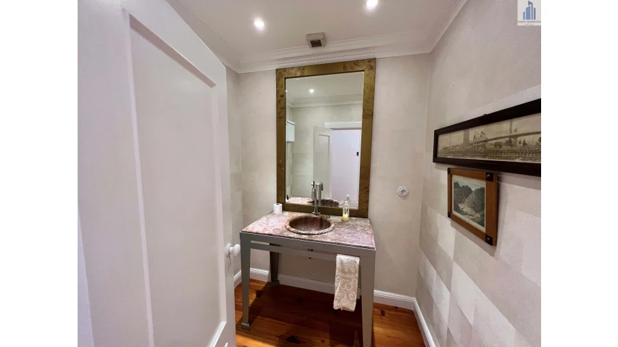 Moradia T4 para Arrendamento em São Martinho Foto 23