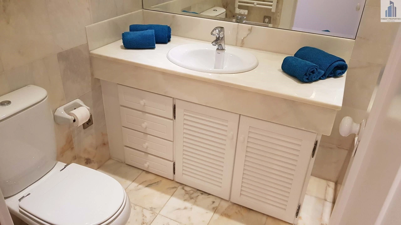 Moradia T4 para Arrendamento em São Martinho Foto 18