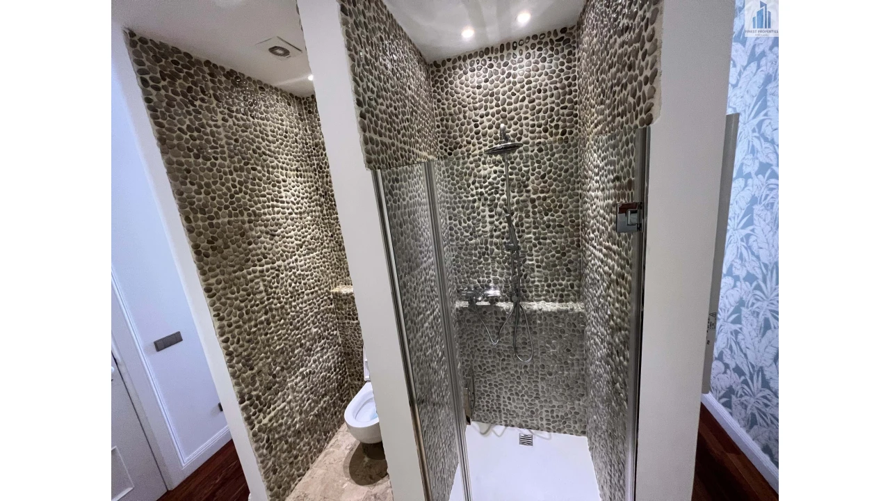 Moradia T4 para Arrendamento em São Martinho Foto 22