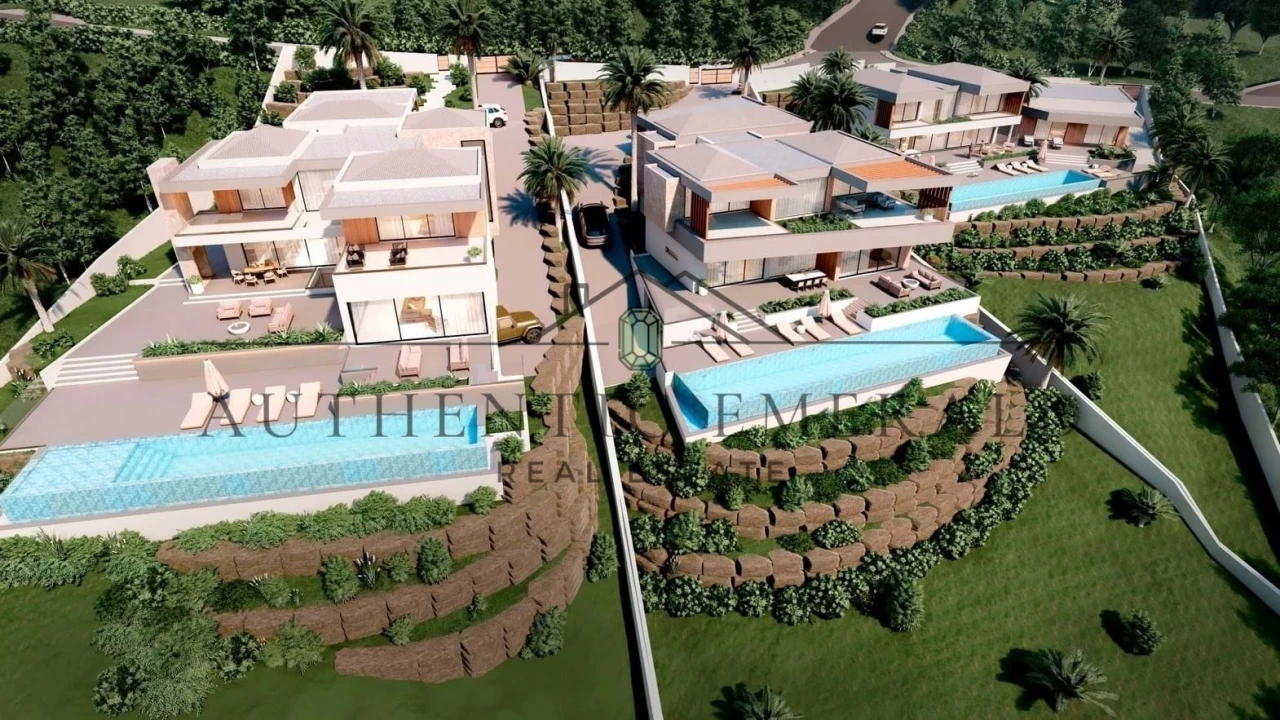 Moradia T4 para Venda em Santa Barbara de Nexe Foto 1