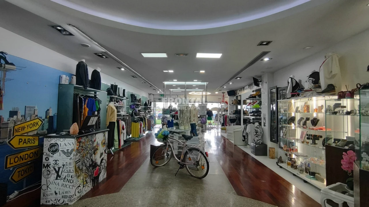 Loja para Venda em Cidade da Maia Foto 1