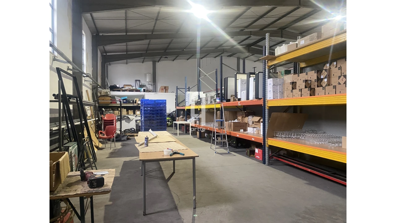 Negócio para Venda em Barrô e Aguada de Baixo Foto 2