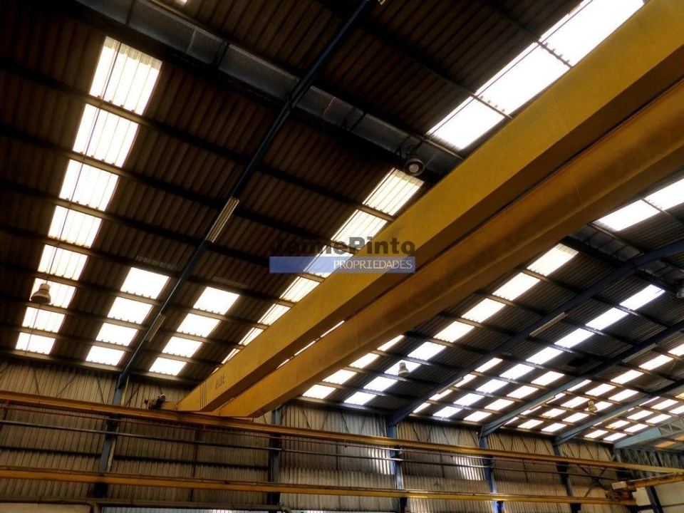 Armazém para Venda em São Pedro de Castelões Foto 3