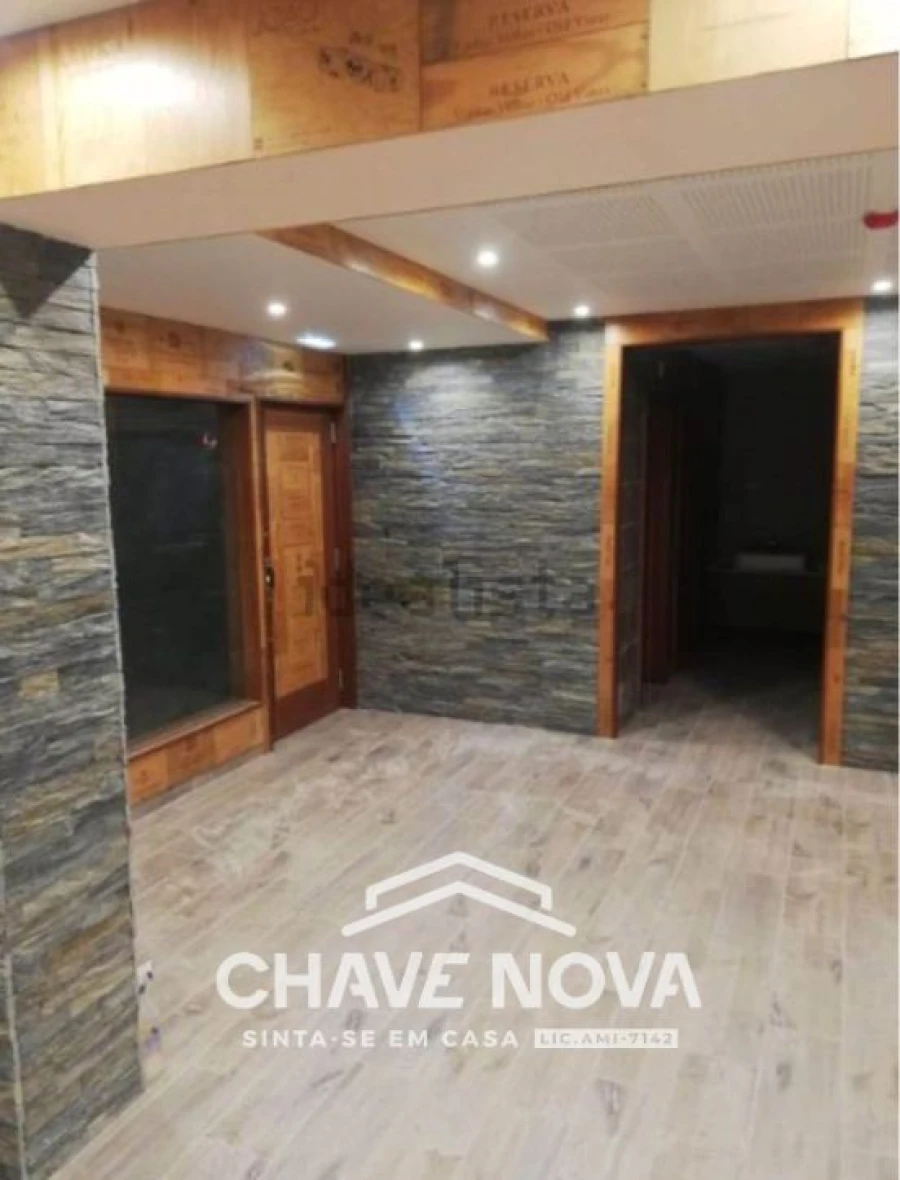 Loja para Venda em Quarteira Foto 3