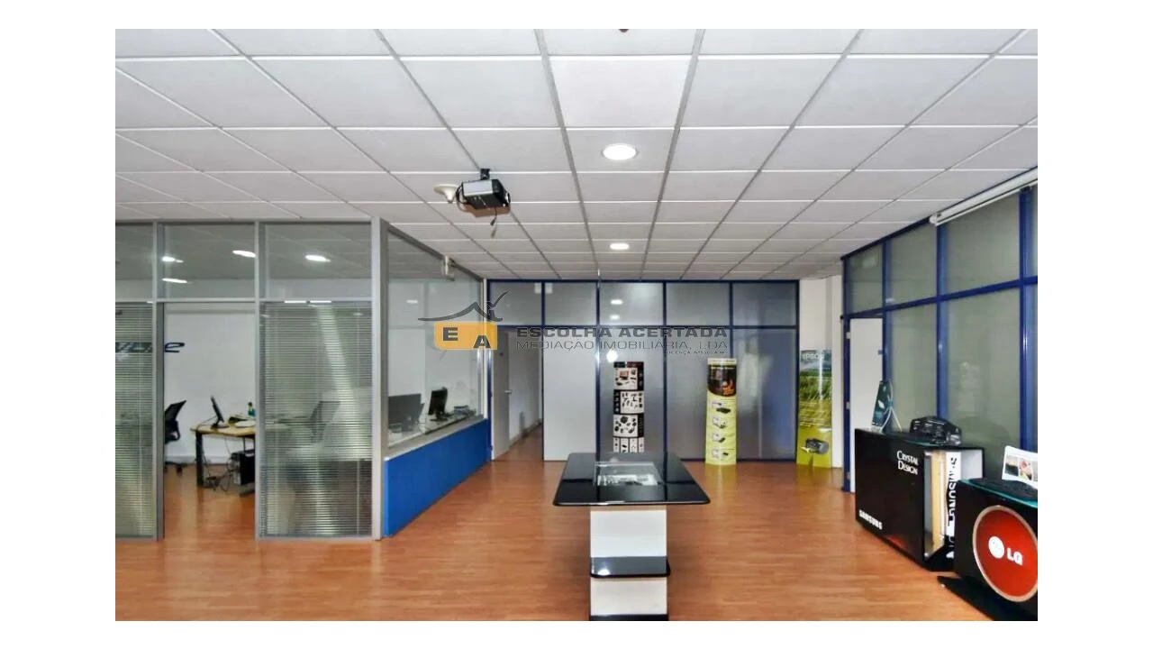 Armazém para Venda em São Mamede de Infesta e Senhora da Hora Foto 1