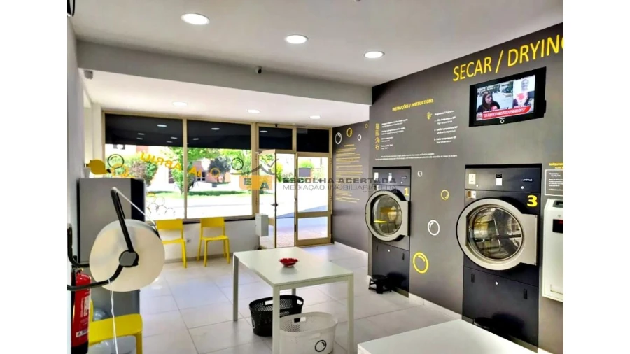 Armazém para Venda em São Mamede de Infesta e Senhora da Hora Foto 4