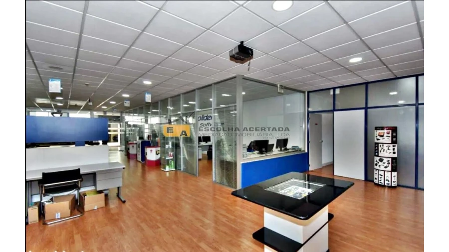 Armazém para Venda em São Mamede de Infesta e Senhora da Hora Foto 12