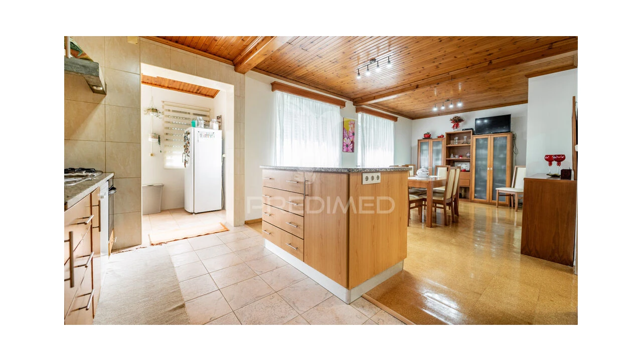 Moradia T5 para Venda em Angra (São Pedro) Foto 14