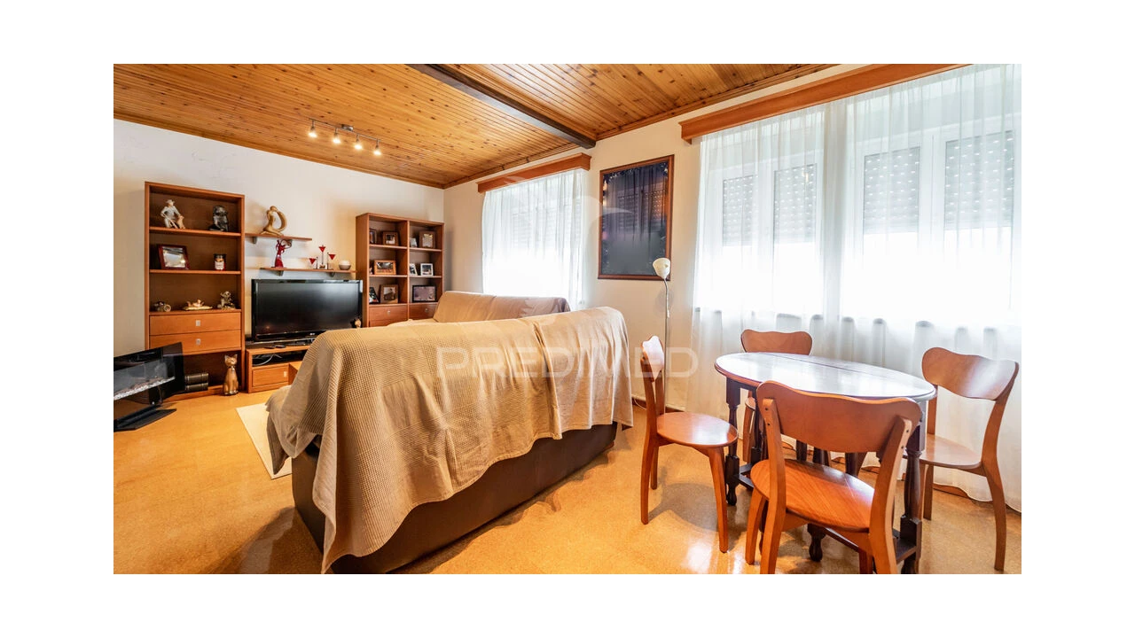 Moradia T5 para Venda em Angra (São Pedro) Foto 13