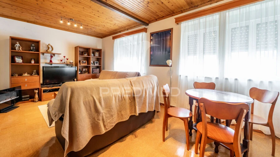 Moradia T5 para Venda em Angra (São Pedro) Foto 13