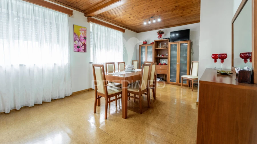 Moradia T5 para Venda em Angra (São Pedro) Foto 15