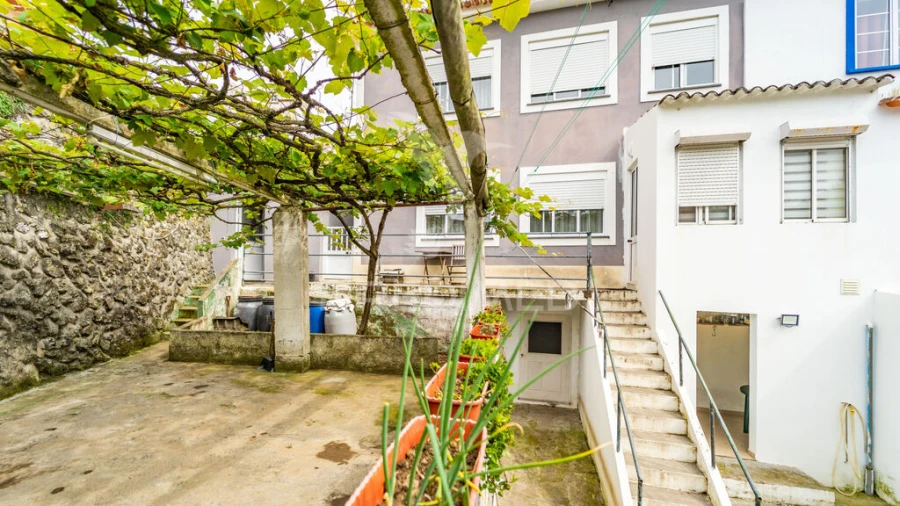 Moradia T5 para Venda em Angra (São Pedro) Foto 8