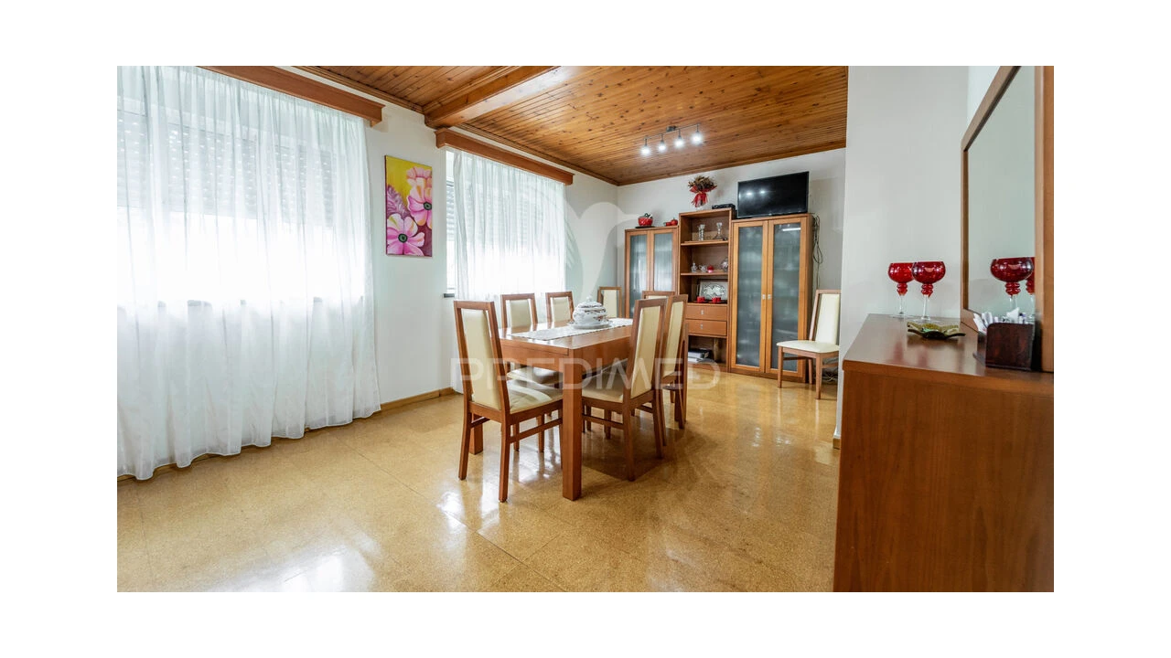 Moradia T5 para Venda em Angra (São Pedro) Foto 15