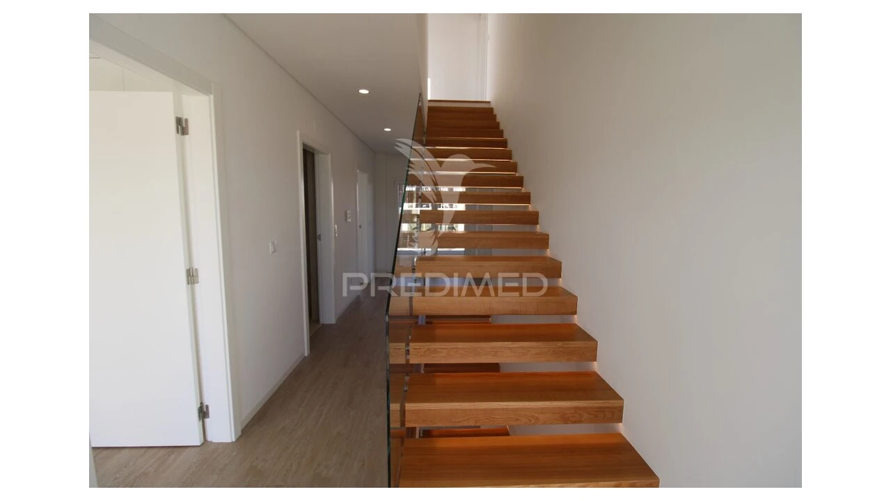 Moradia T4 para Venda em Charneca de Caparica e Sobreda Foto 5