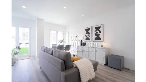 Apartamento T1 para Venda em Benfica