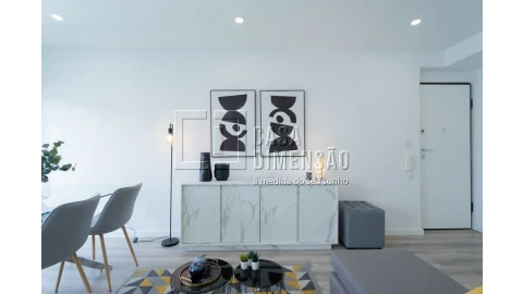 Apartamento T1 para Venda em Benfica