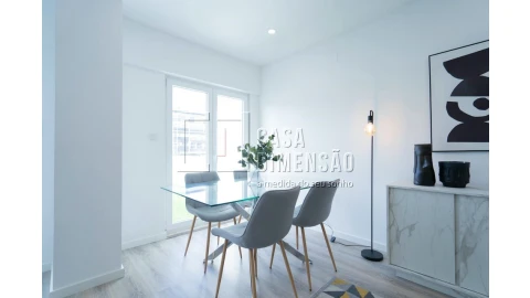 Apartamento T1 para Venda em Benfica