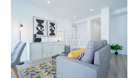 Apartamento T1 para Venda em Benfica