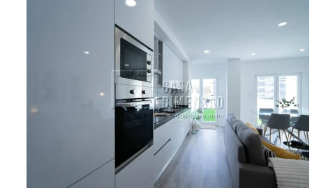 Apartamento T1 para Venda em Benfica