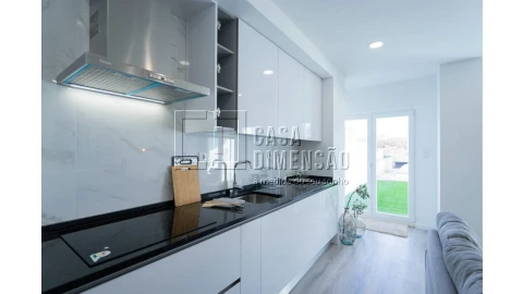 Apartamento T1 para Venda em Benfica