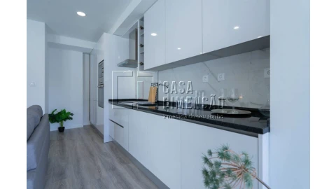 Apartamento T1 para Venda em Benfica