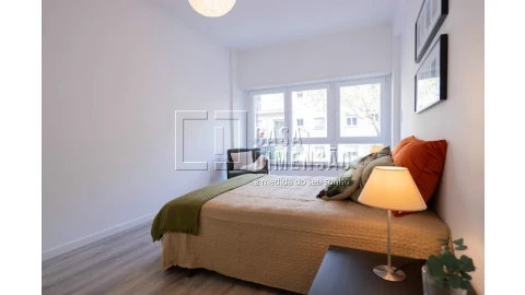 Apartamento T1 para Venda em Benfica