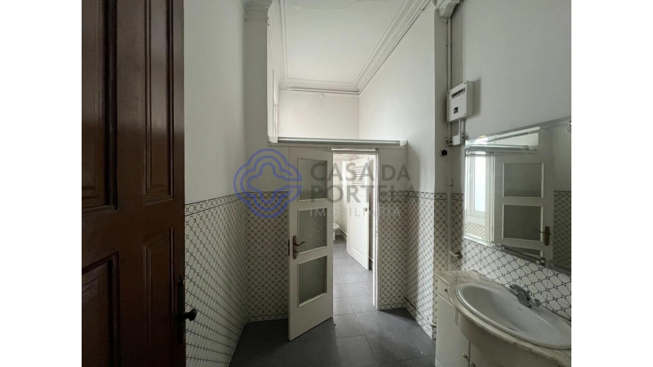 Prédio para Venda em Lordelo do Ouro e Massarelos Foto 19