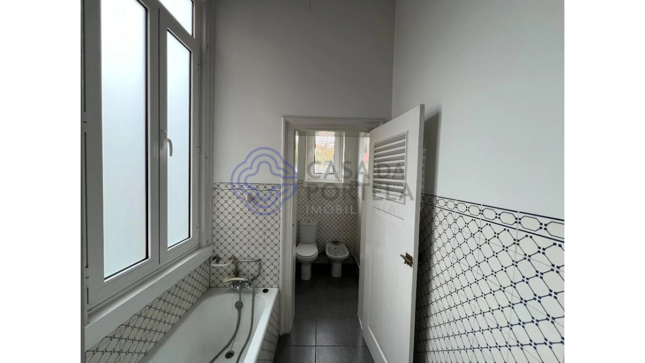 Prédio para Venda em Lordelo do Ouro e Massarelos Foto 18