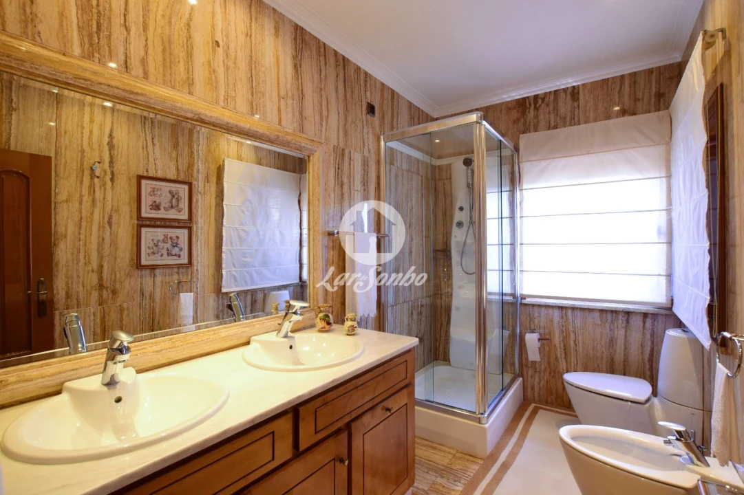 Moradia T4 para Venda em Ribeirão Foto 20