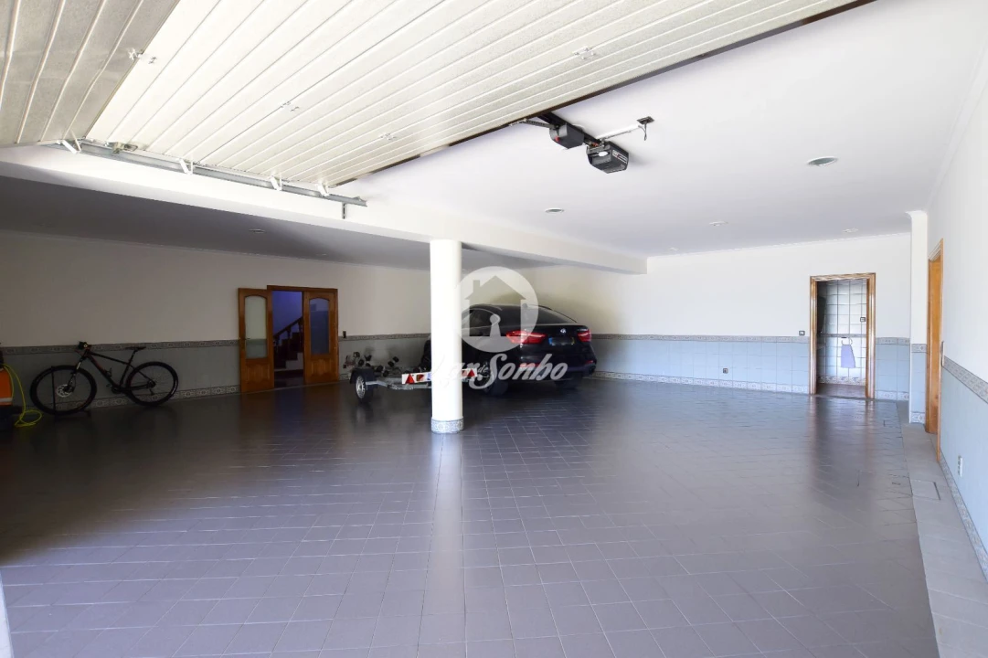 Moradia T4 para Venda em Ribeirão Foto 25