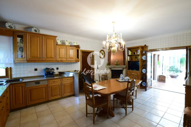 Moradia T4 para Venda em Ribeirão Foto 7