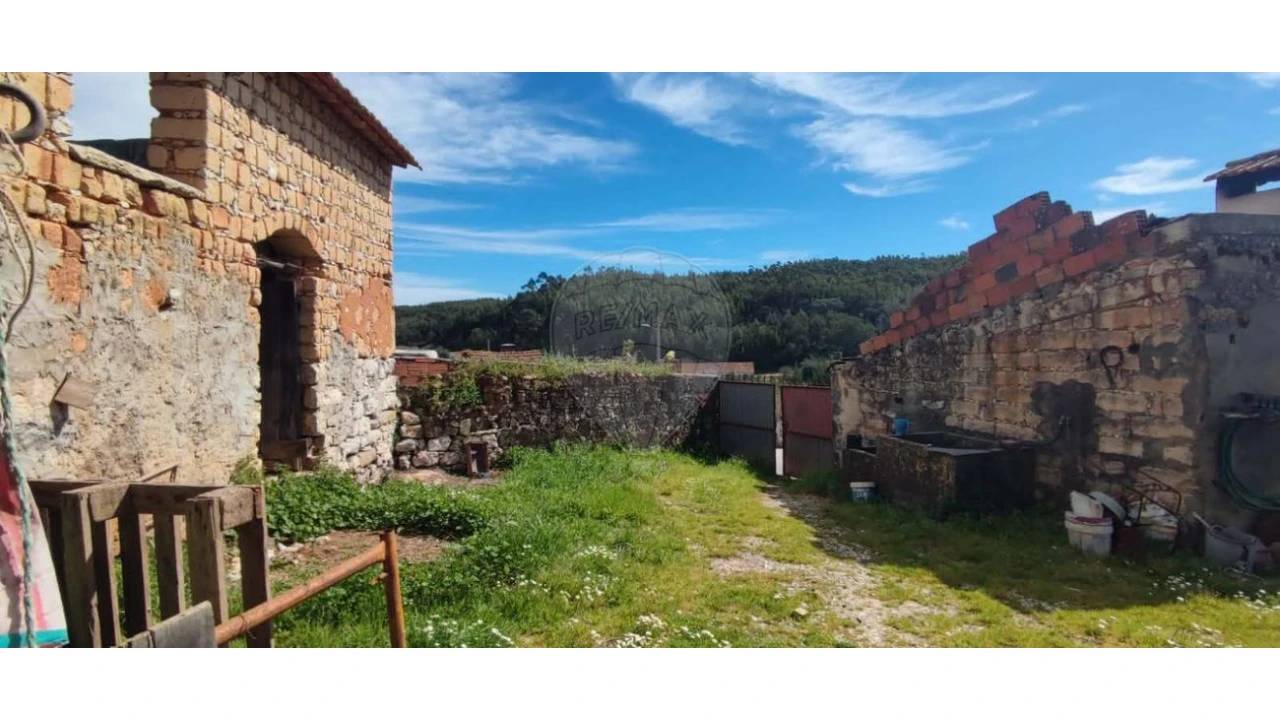 Moradia T2 para Venda em Alcobertas Foto 3