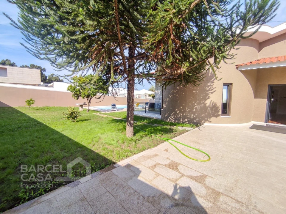 Moradia T4 para Venda em Abade de Neiva Foto 7