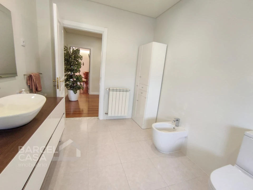 Moradia T4 para Venda em Abade de Neiva Foto 23