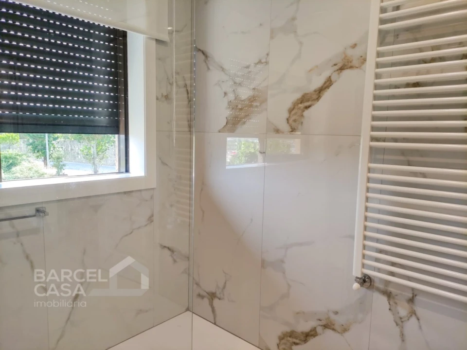 Moradia T4 para Venda em Abade de Neiva Foto 27